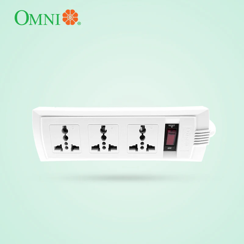 OMNI Universal Outlet Extension Cord 3-Gang with Switch 10A