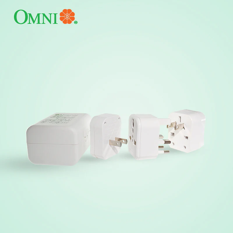OMNI Universal Travel Adapter with USB Outlet 3A